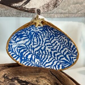 Cobalt Coral Abstract Decorative Clamshell